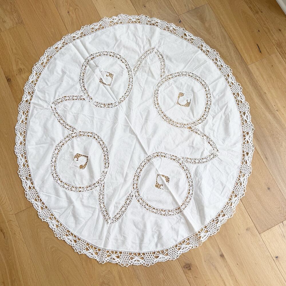Vintage White Round Tablecloth Cutwork Embroidery Crochet Lace 46"